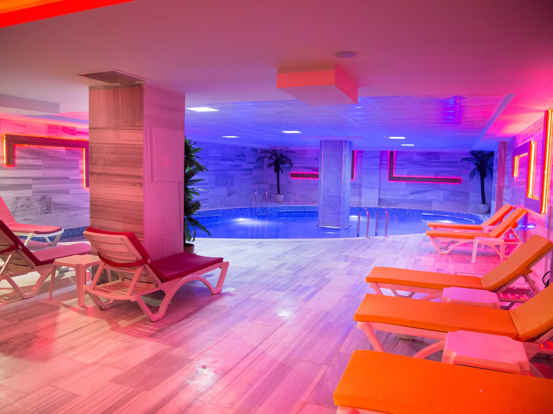 加济安泰普布尤克维利奇水疗酒店主图