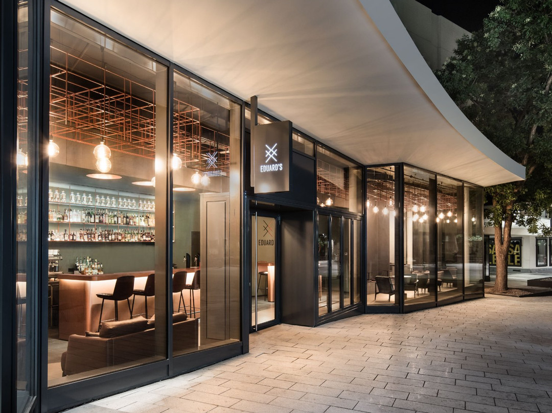 Eduard's Bar
