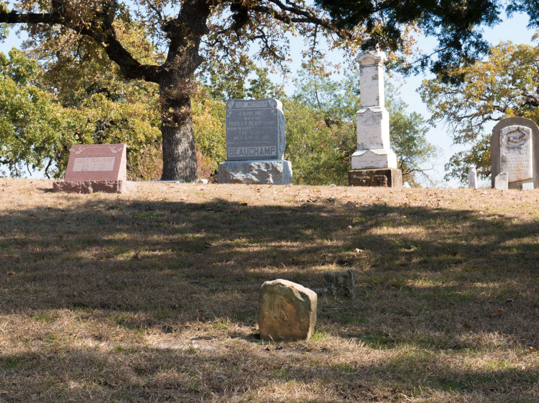 Aurora Cemetery-Aurora必去景点