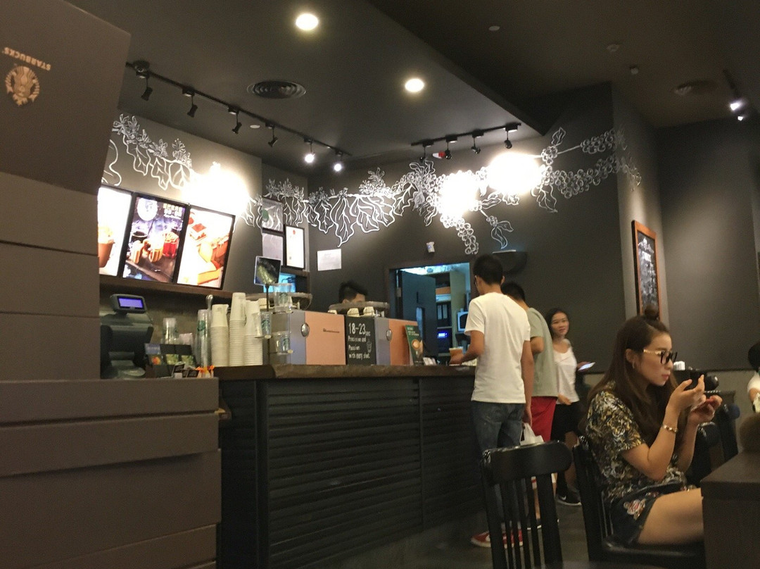 星巴克(益田假日广场店)