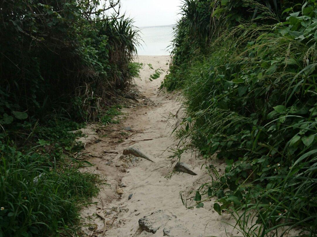 Yonamine Nagahama Beach景点图片