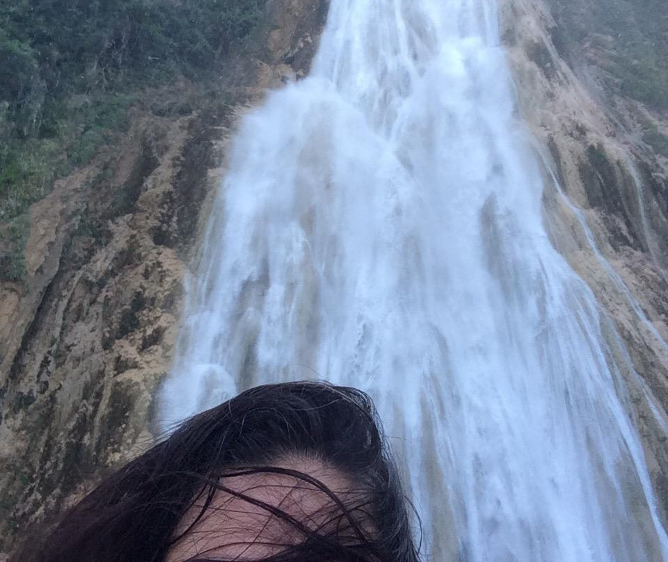 Cascada Velo de Novia景点图片