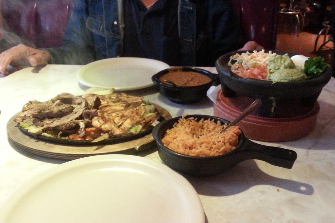 鲍灵格林餐馆和美食-Chuy's