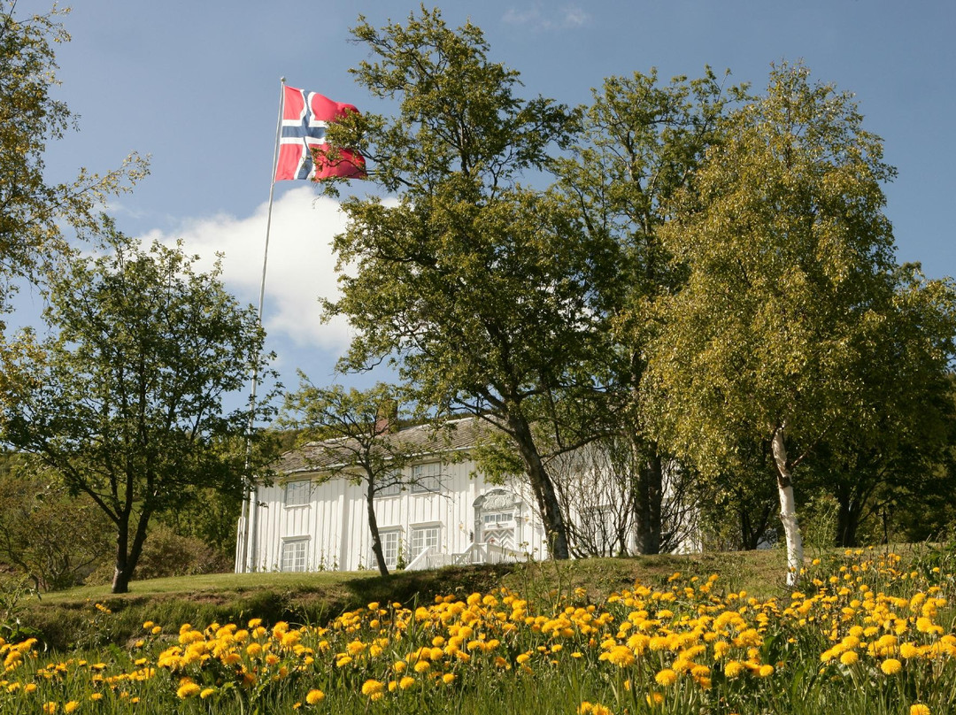 Røkenes Gård Restaurant Og Gjestehus-Harstad必去景点