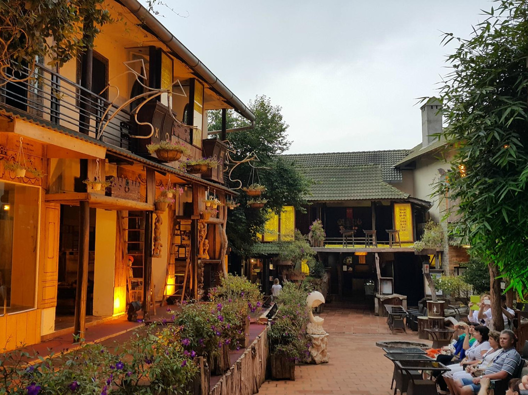 Thị Tran Nam Ban旅游景点-XQ Vietnam