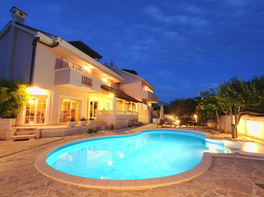 Apartments Villa Marnii