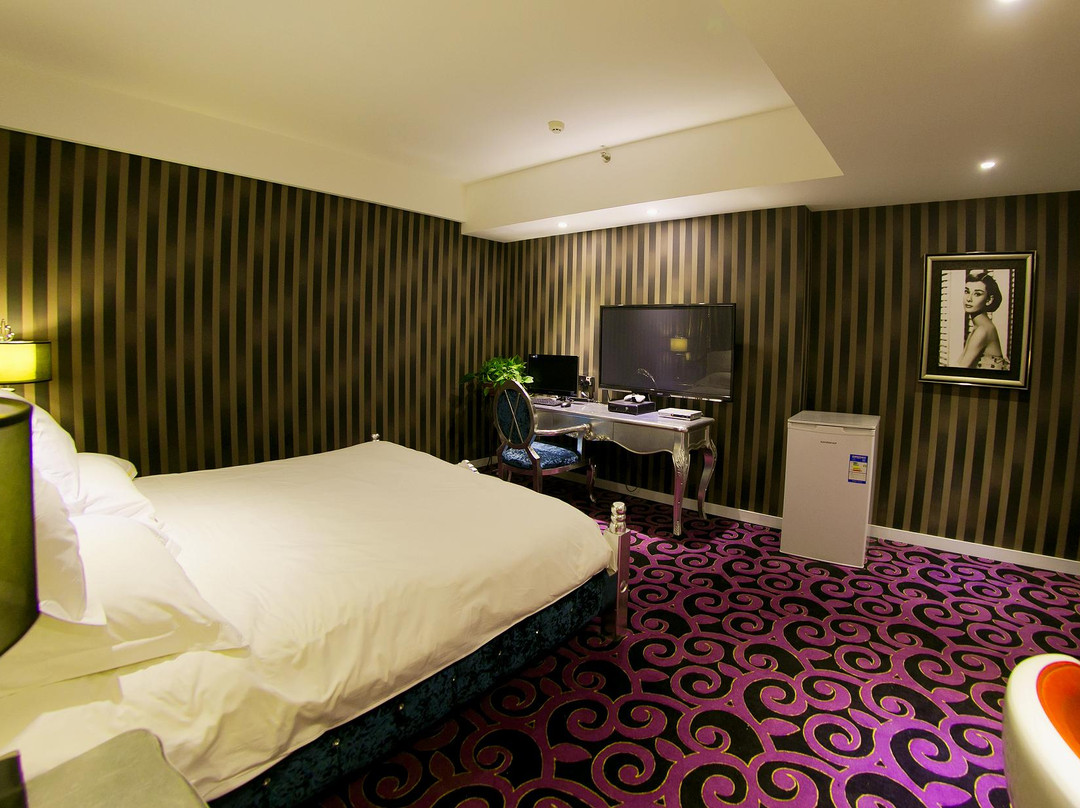 郑州群英之星时尚酒店主图