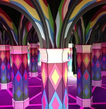 Backstage Mirror Maze-美特尔海滩必去景点