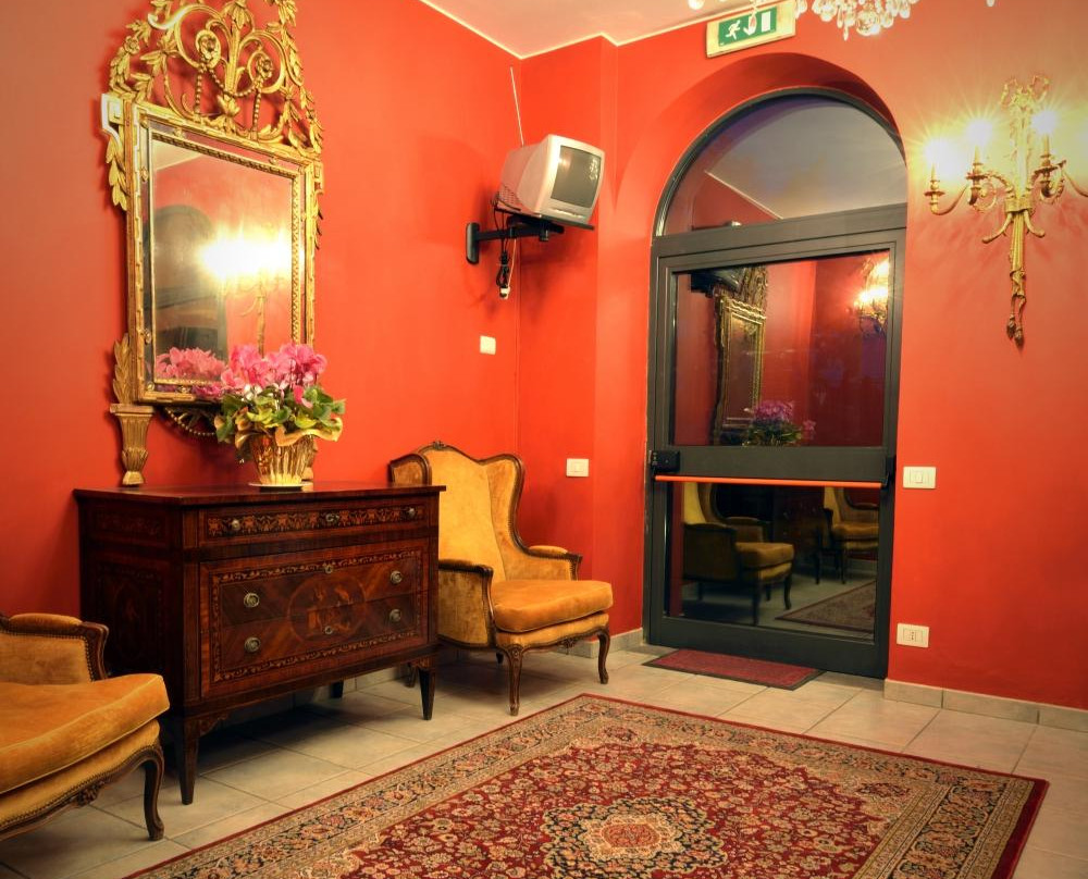 Roreto酒店住宿-Oasis Hotel