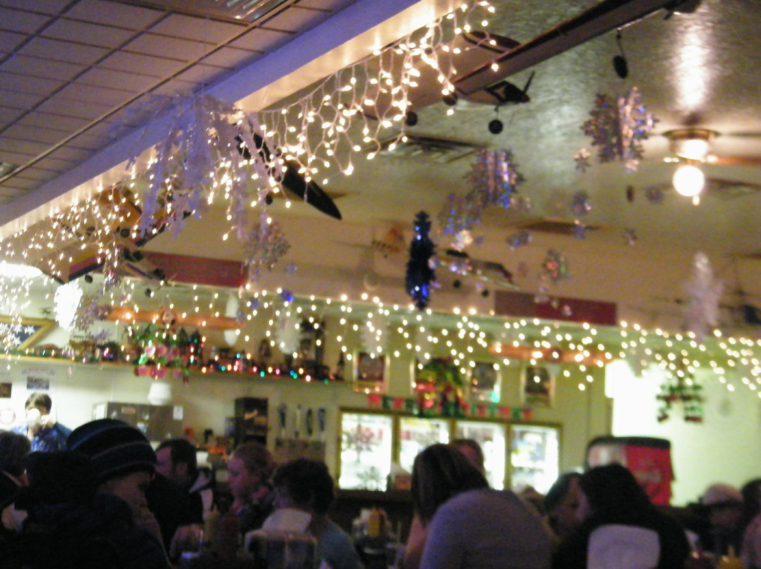 Angela餐馆和美食-Airport Inn