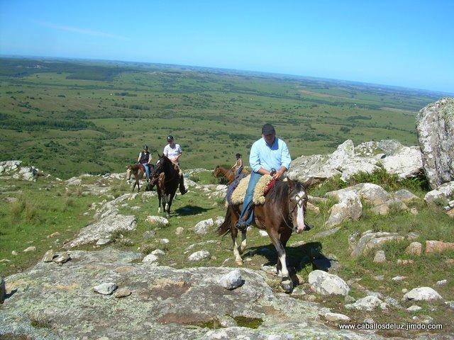 Caballos De Luz-Rocha必去景点