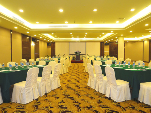 国宾大酒店主图