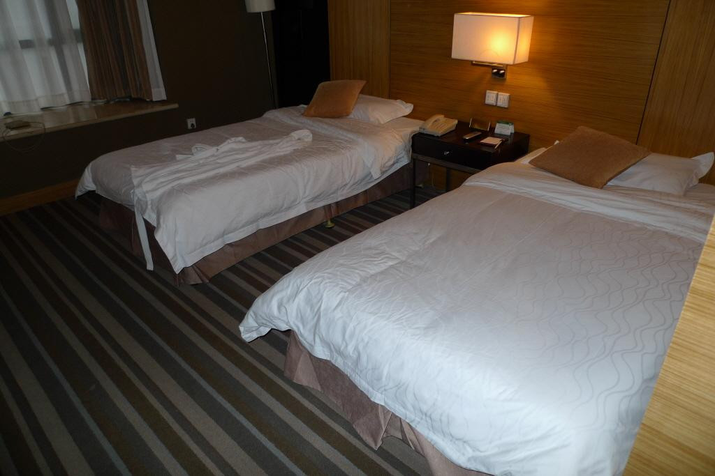 颐和宫大酒店（西安小寨吉祥村地铁站店）主图