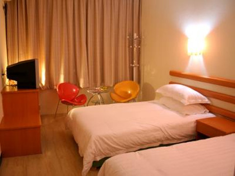 新月假日酒店主图