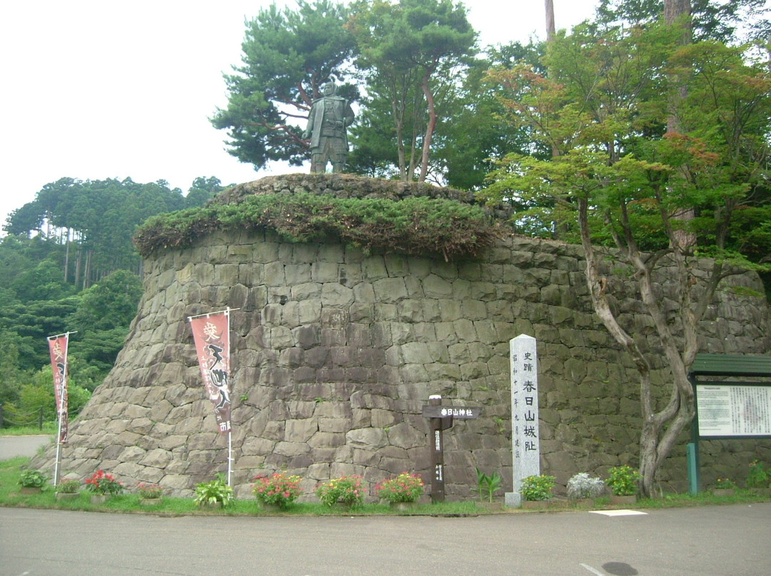 Kasugayama Shrine景点图片