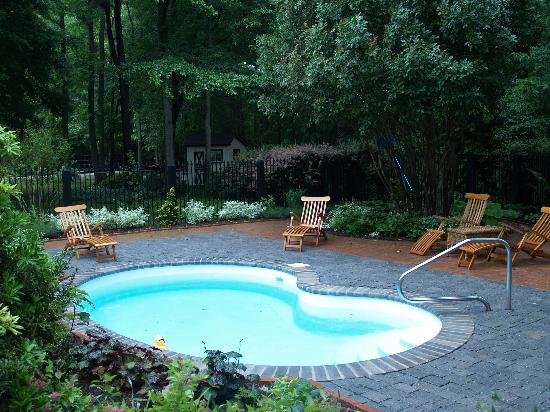 Lit et Cheval Farm Bed & Breakfast-泳池