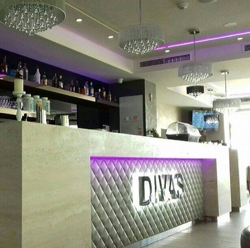 Divas Cafe