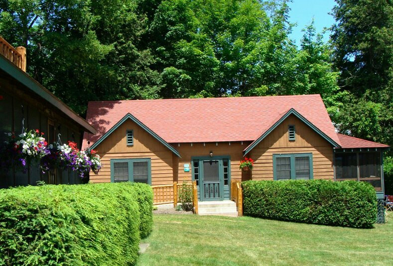 Chamlar Lakefront Resort & Cabins