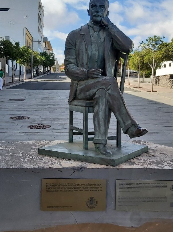 Monumento a Don Manuel Velázquez Cabrera景点图片
