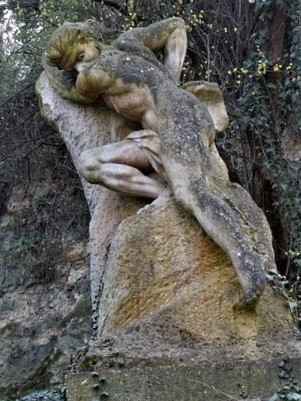 Sculpture Le Gouffre-巴黎必去景点