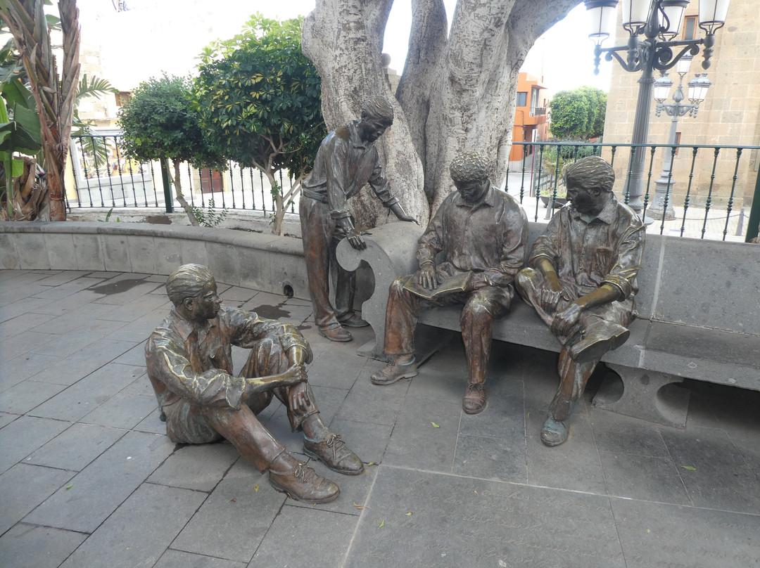 Escultura ''Tertulia en la alameda''景点图片