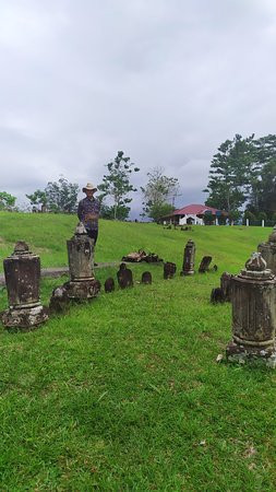 Mahligai Tomb Complex-Barus必去景点