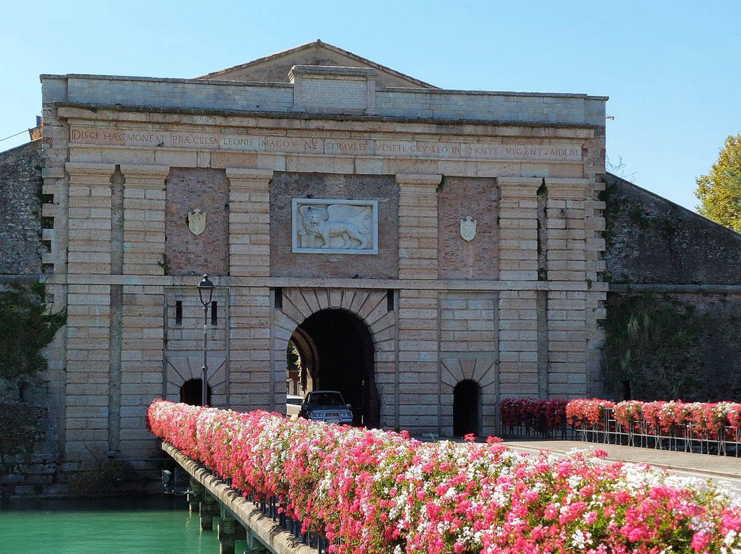 Porta Verona a Peschiera del Garda景点图片