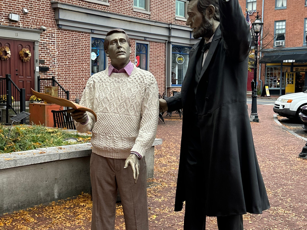 Lincoln Statue at Wills House-葛底斯堡必去景点