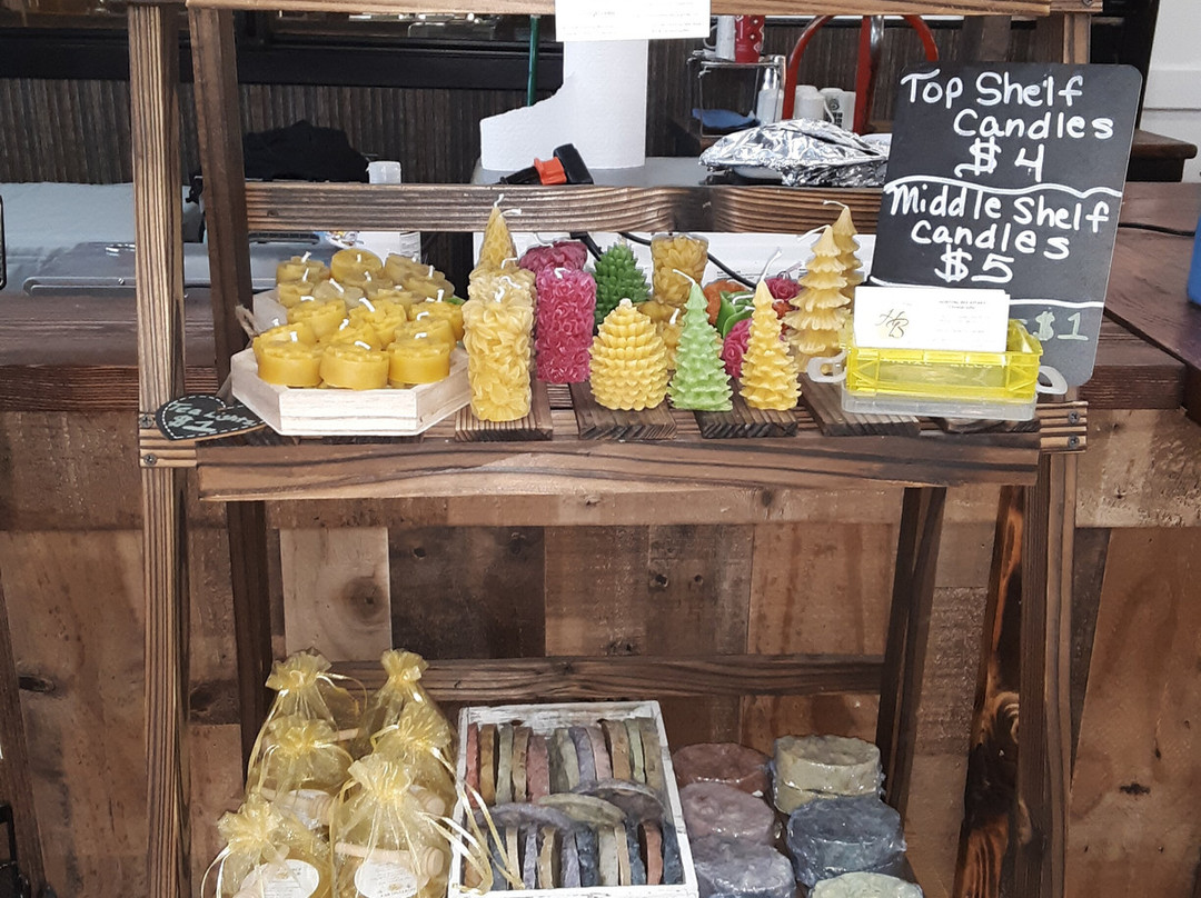 Annie's Oak Street Artisan Market景点图片
