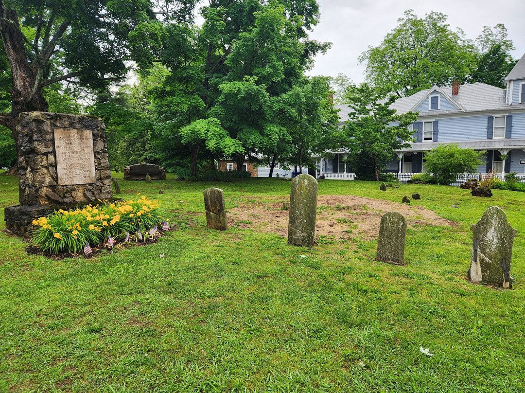 Revolutionary War Graveyard-Dandridge必去景点