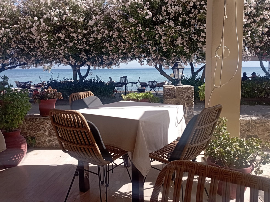 Akrogiali Rooms主图