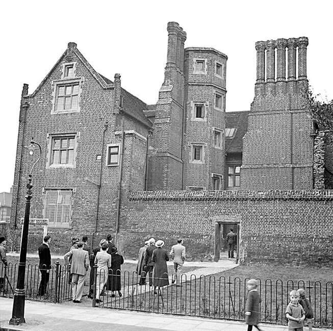 Eastbury Manor House景点图片