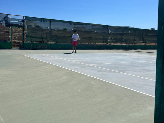 Fernandez Tennis Academy Paros-Koukoulavmes必去景点