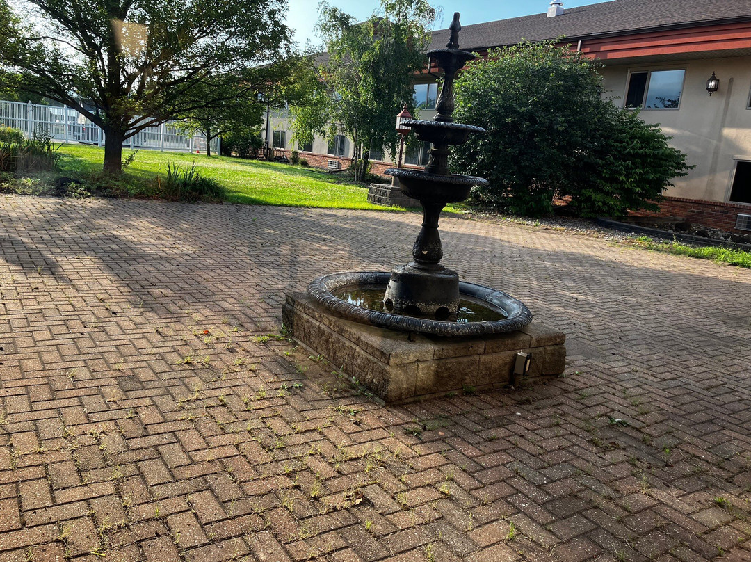 Ramada by Wyndham Hotel & Suites Saginaw主图