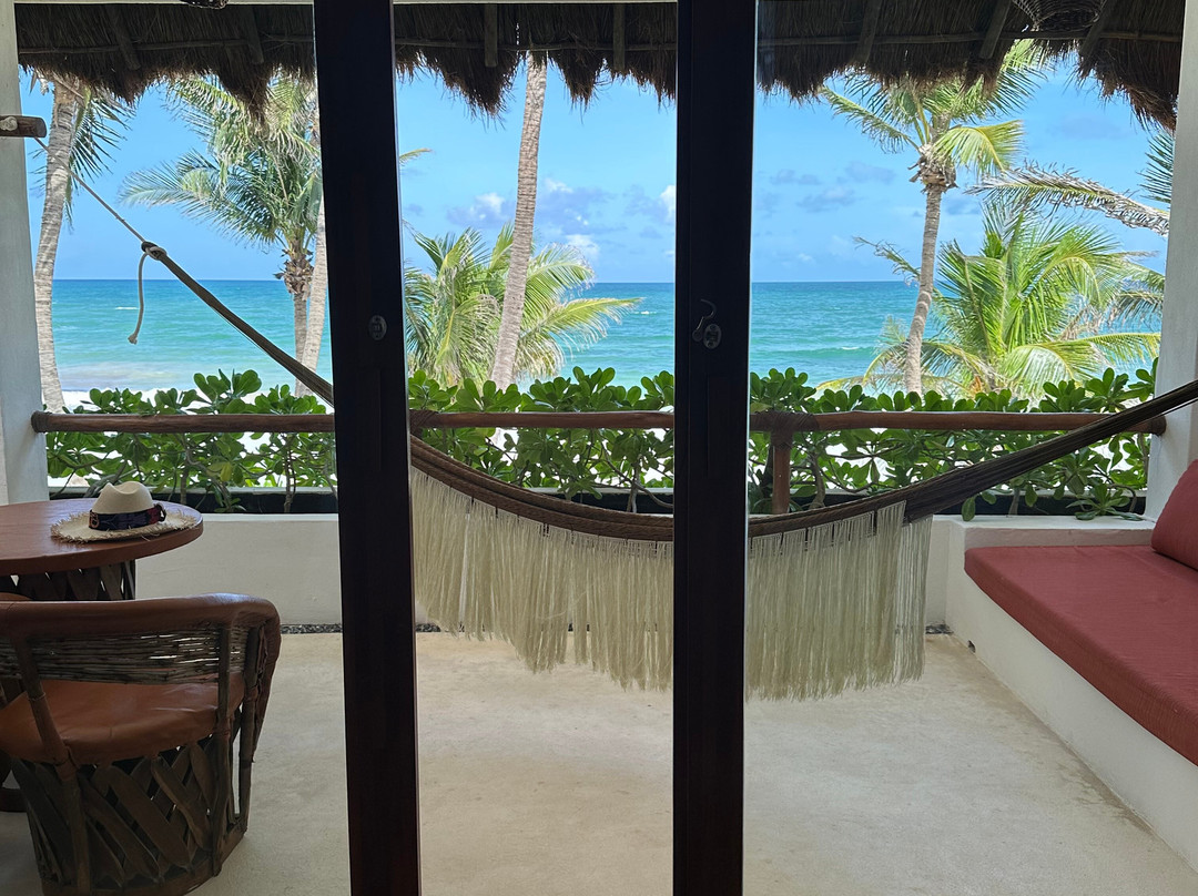 图卢姆海滩度假村主图