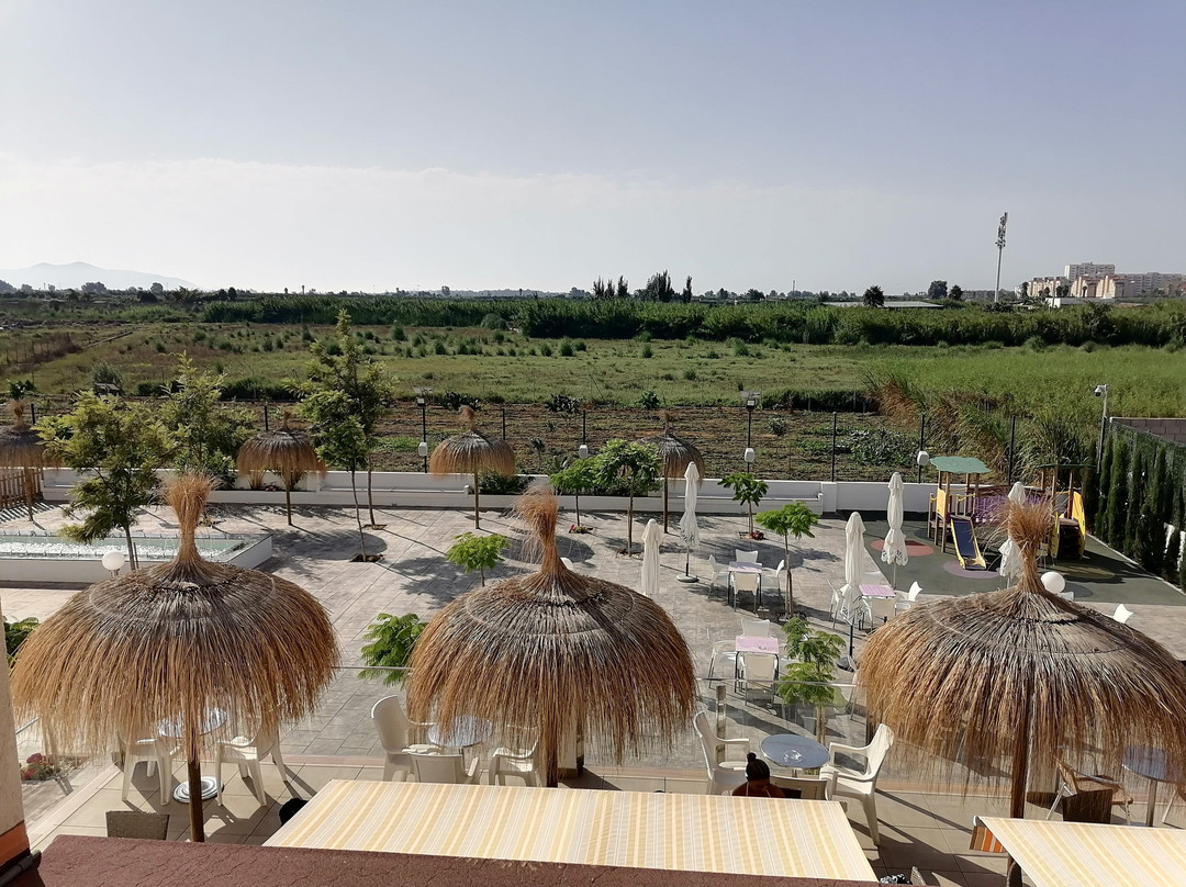 阿维尼达热带酒店主图