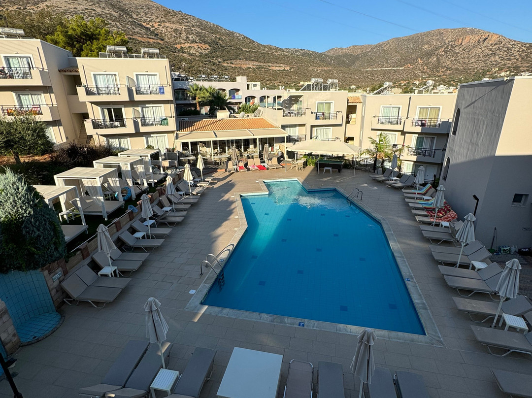 彩虹公寓酒店主图