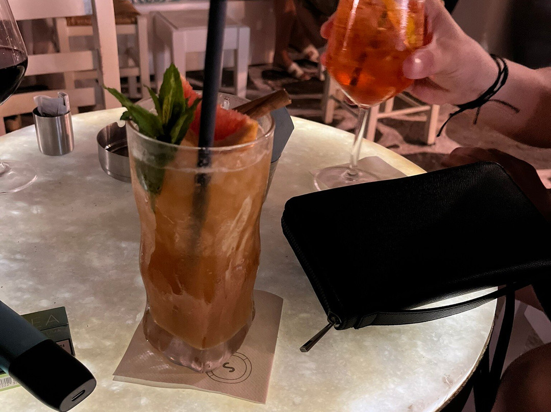 Sante Cocktail Bar-纳乌萨必去景点