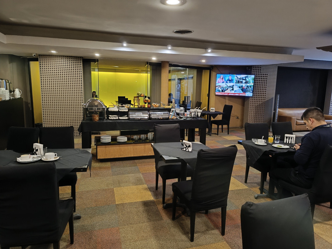 阿尔伯拉达酒店主图