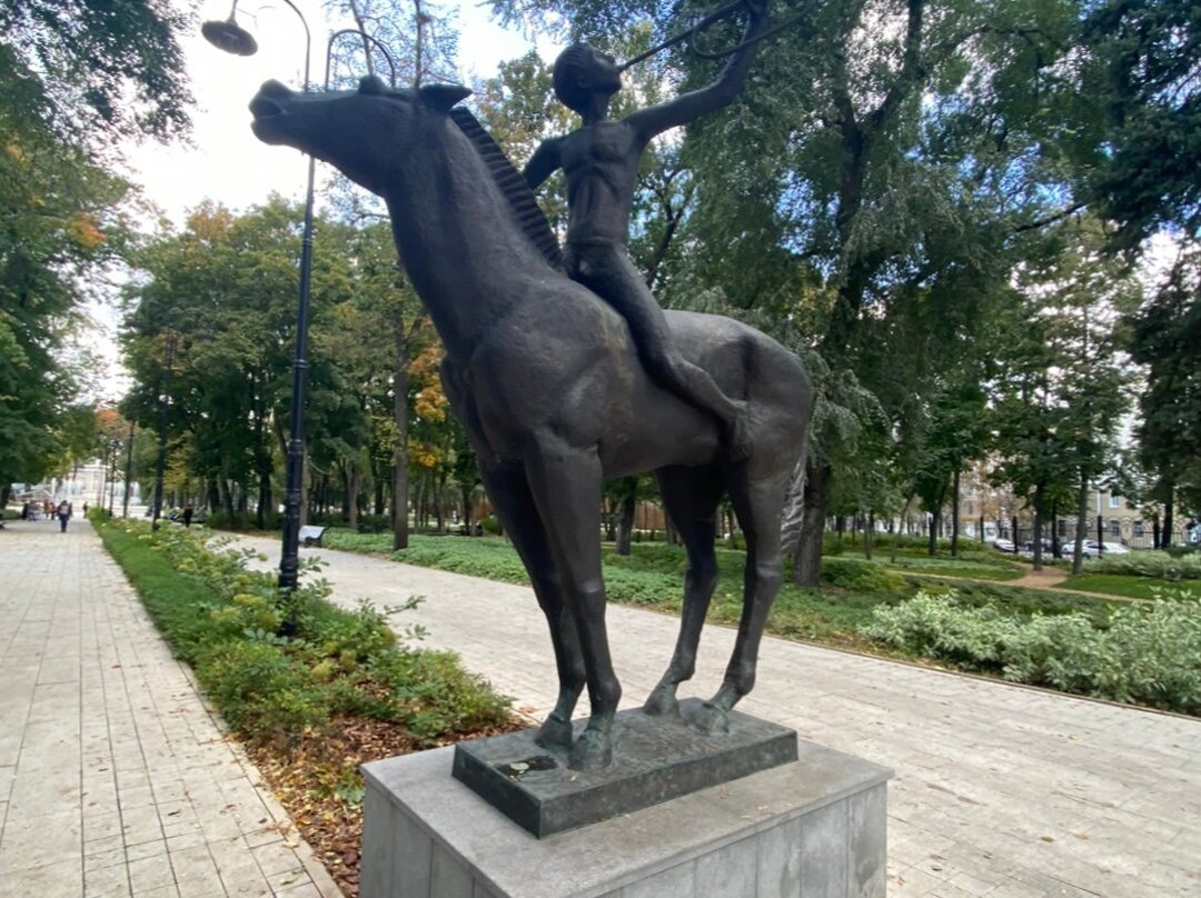 Sculpture a Boy on a Horse景点图片