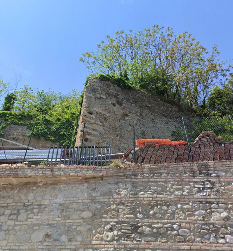 Ruderi del Forte San Carlo景点图片