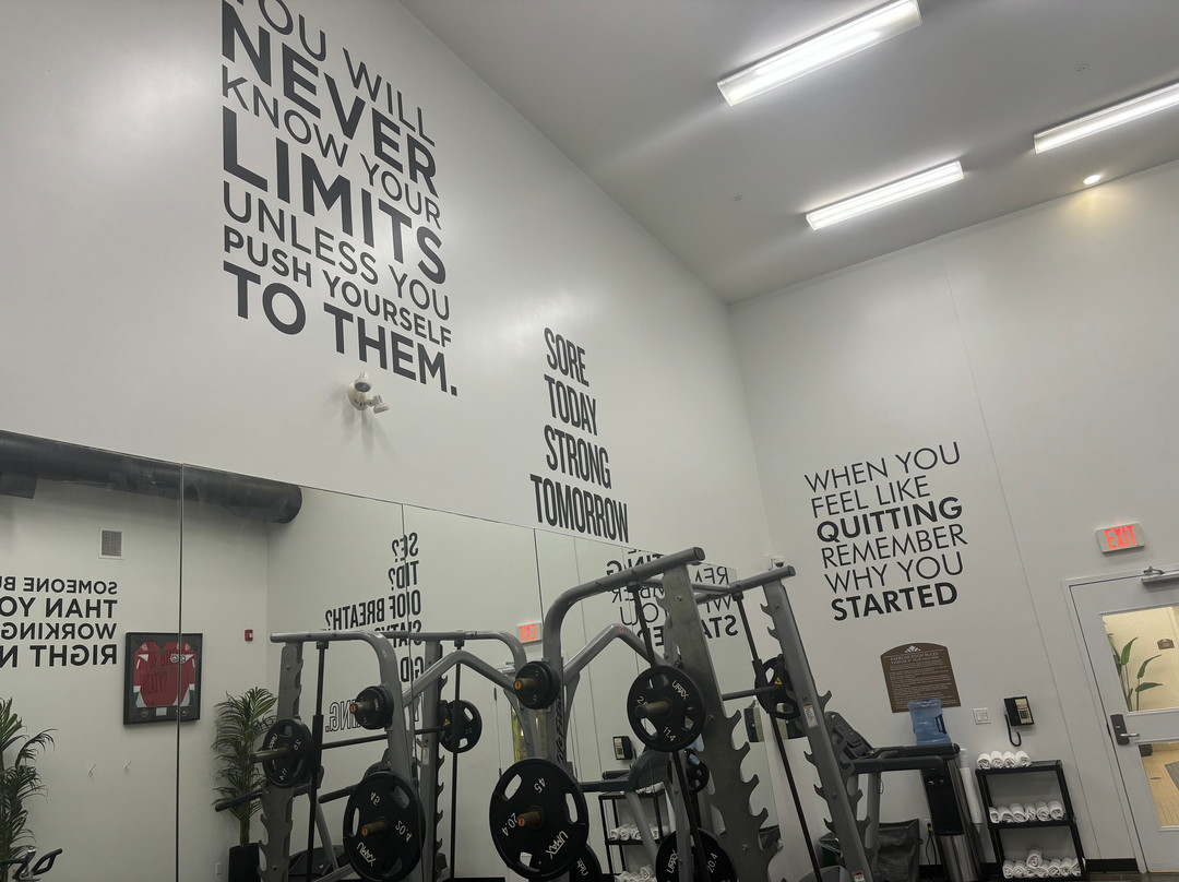 Microtel Inn & Suites by Wyndham Weyburn主图