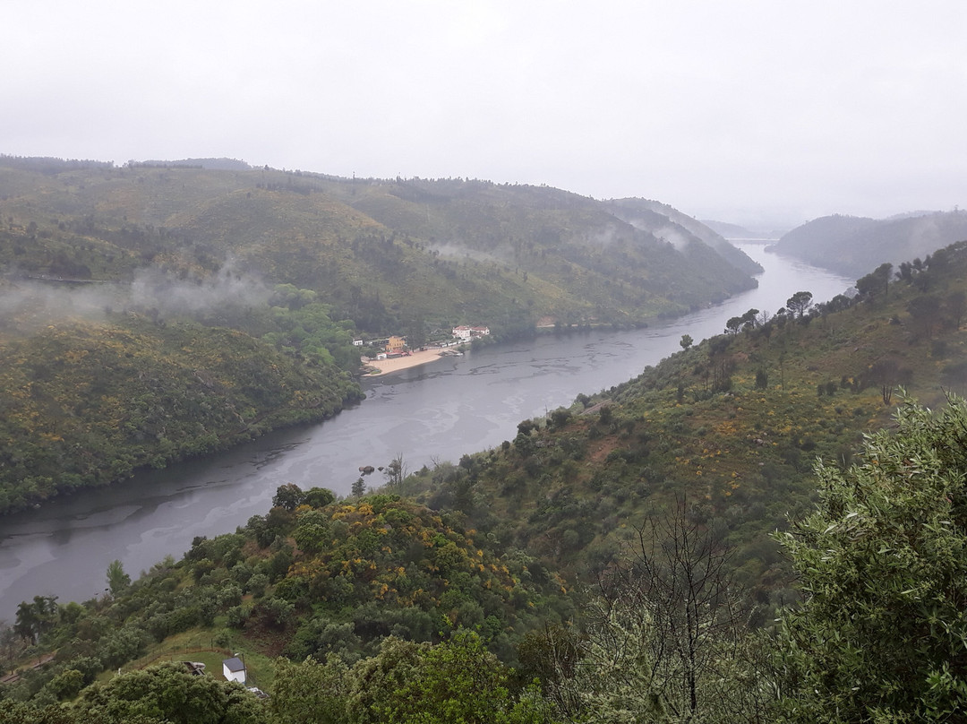 Miradouro do Outeirinho景点图片