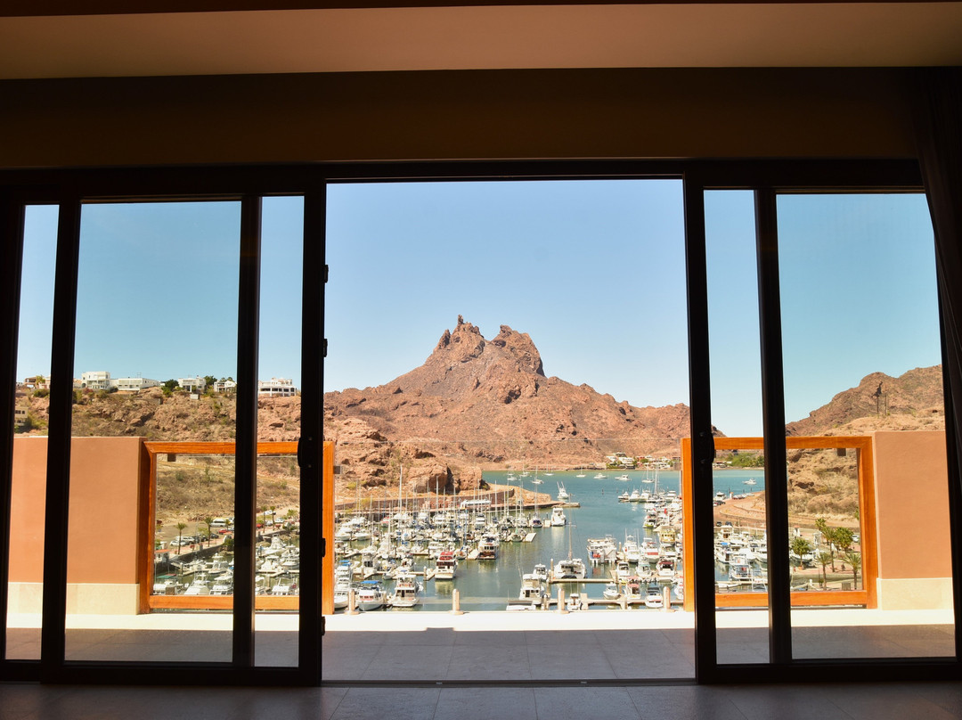 Marinaterra Hotel & Spa主图