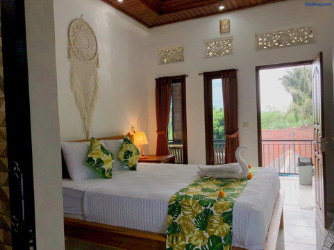 Nano Ari Homestay and Art Class