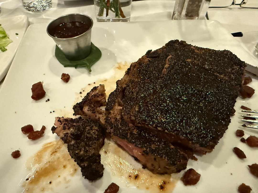 特拉弗斯城坎布里亚套房酒店主图