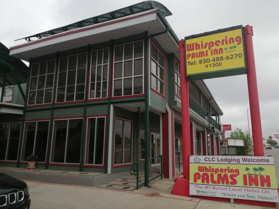 Whispering Palms Inn主图