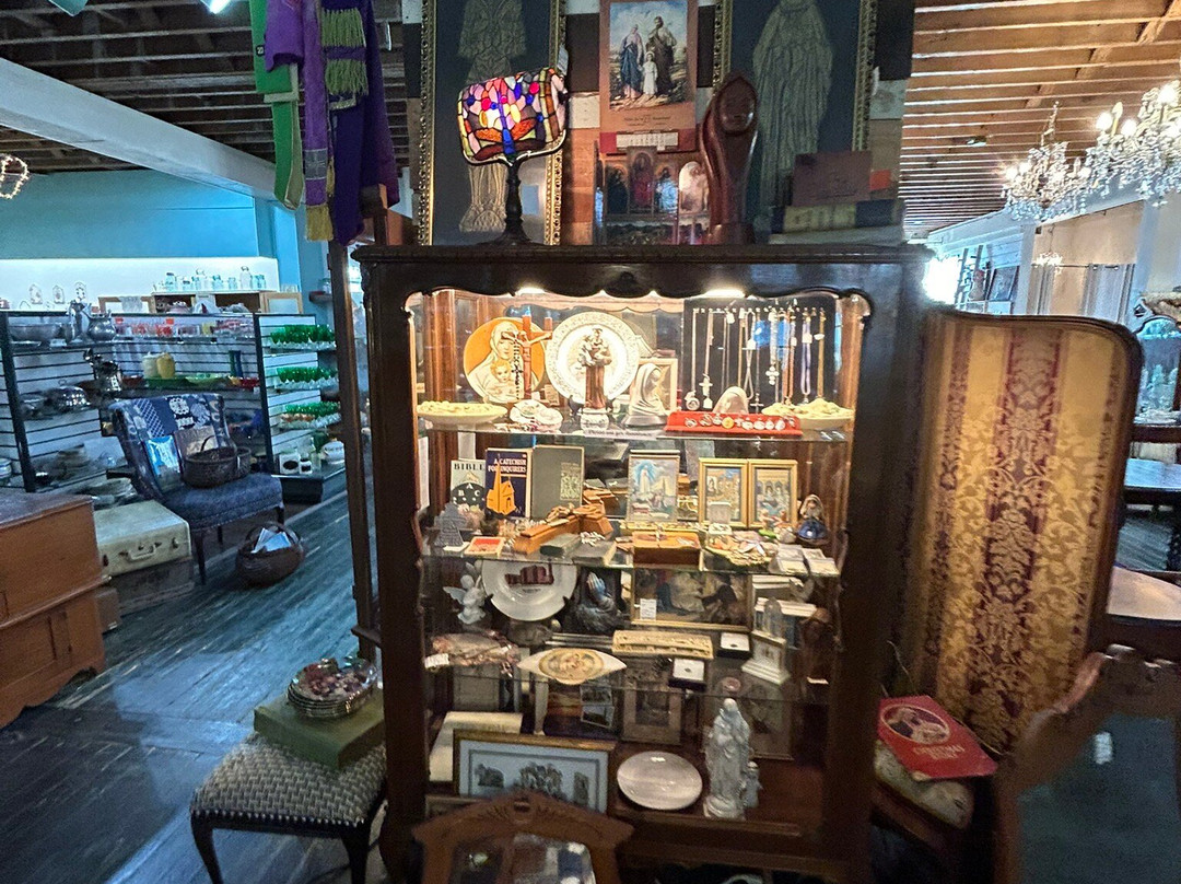 Main Street Antiques On Harrison景点图片