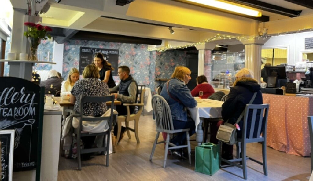 The Crafty Cat Tea Lounge & Cakery