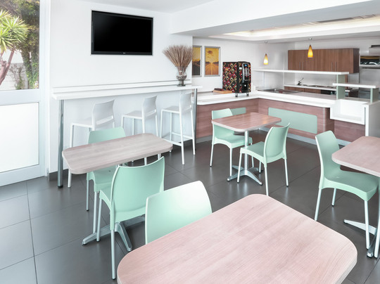 SUN1 Port Elizabeth主图